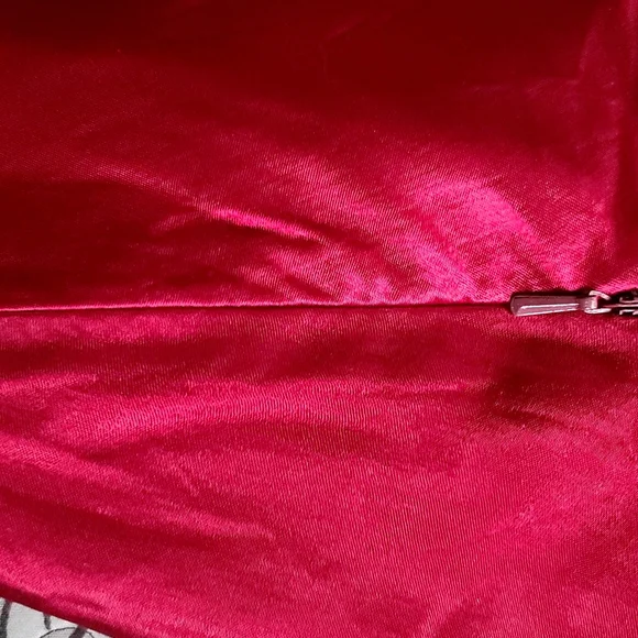 COPY - STUNNING vintage Las Vidas deep red wine color silk like maxi skirt sz10 - Picture 7 of 7